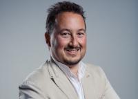 Collega’s, laten we samen vechten!